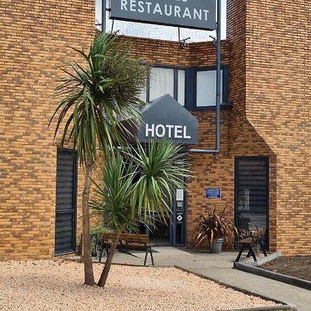 Hotel L'Etoile Aeroport - A61 Carcassone Exterior photo